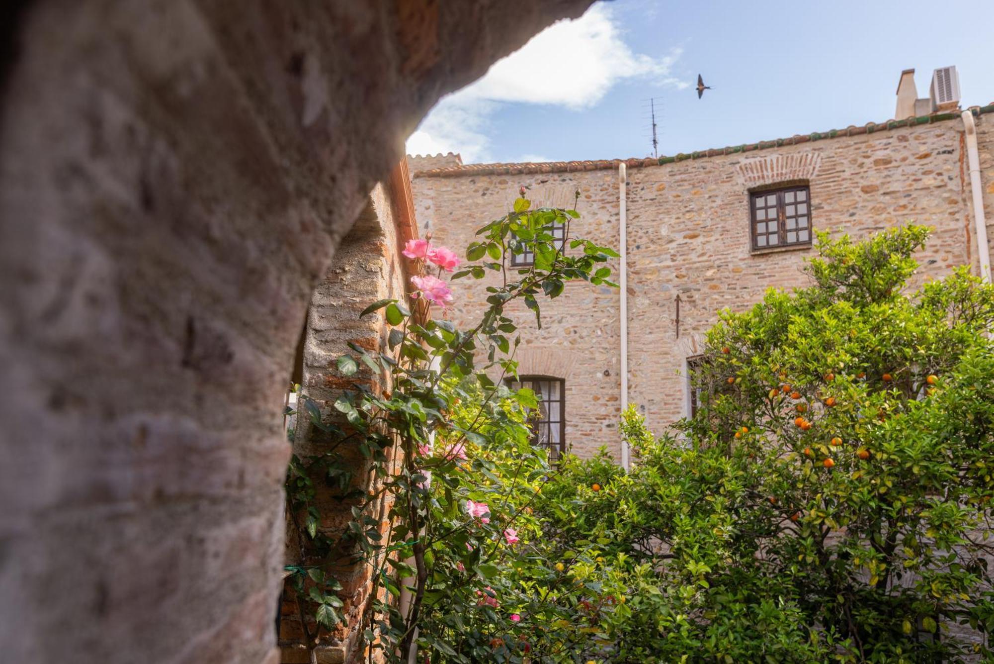 Hotel La Vieille Demeure à Torreilles Extérieur photo