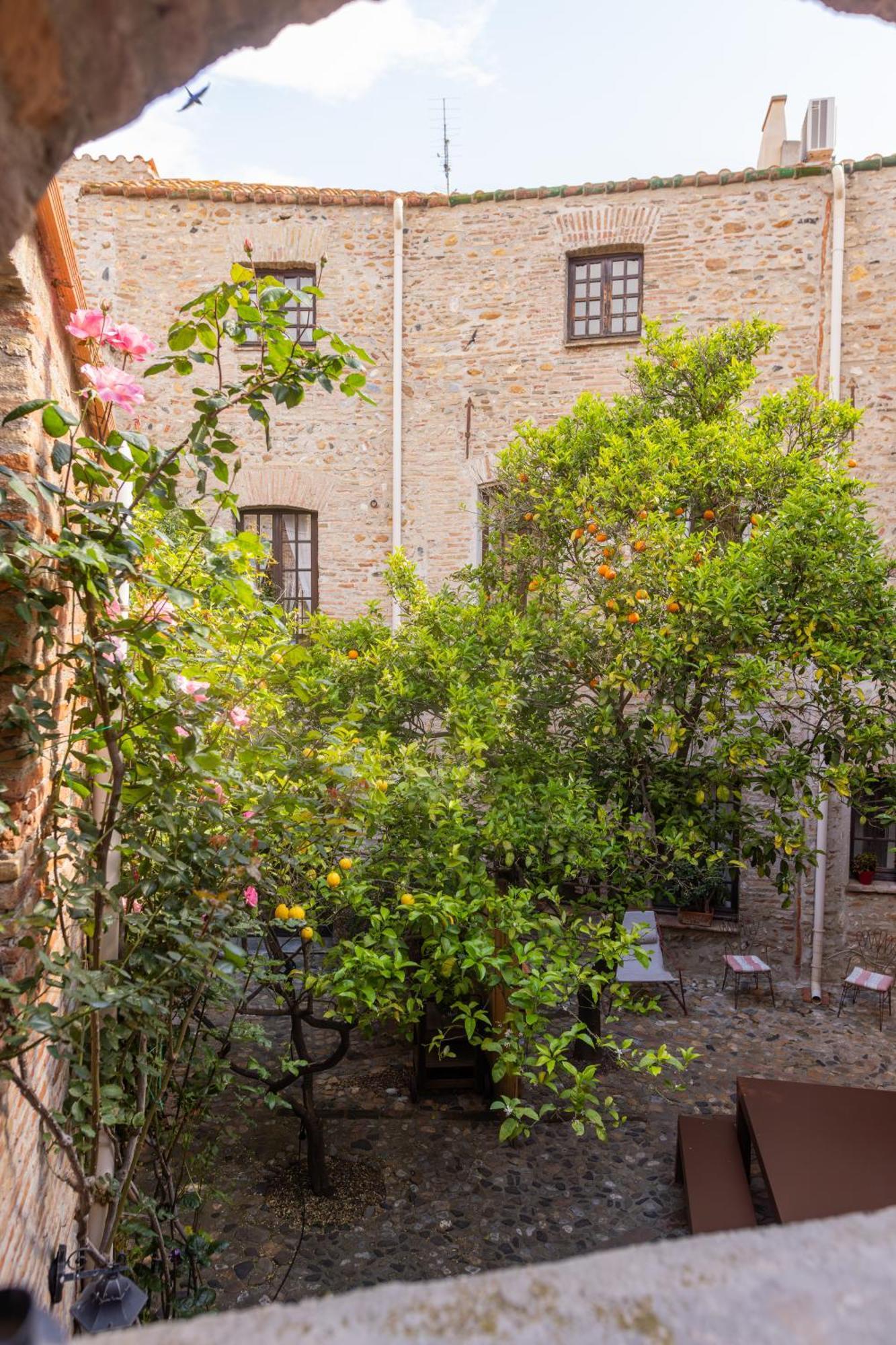 Hotel La Vieille Demeure à Torreilles Extérieur photo